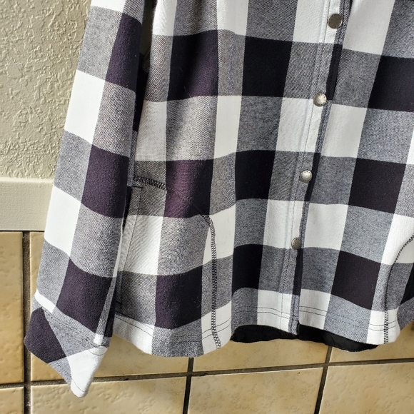 Orvis Fleece lined black & White plaid flannel - Picture 2 of 9